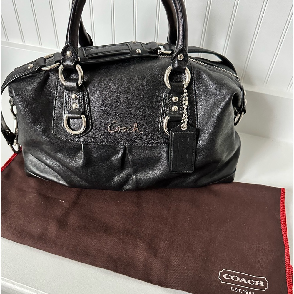 Coach hand/shoulder bag. Authentic.